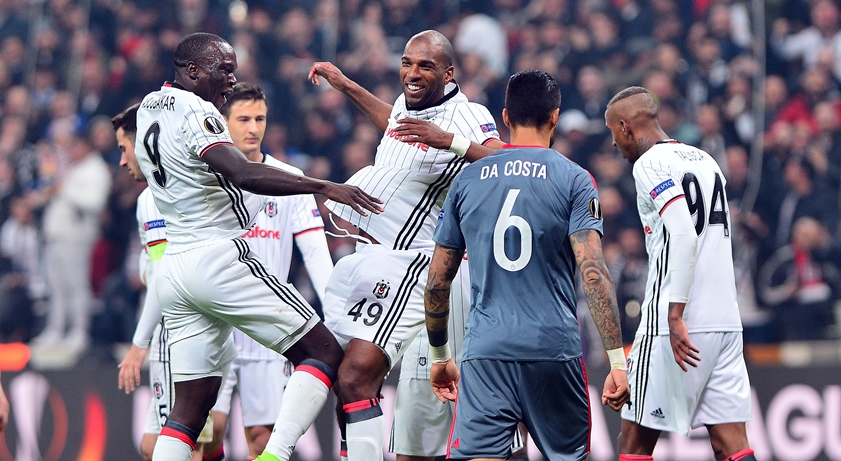 UEFA AVRUPA LİGİ BEŞİKTAŞ: 2 - OLYMPİAKOS: 1 (İLK YARI)
