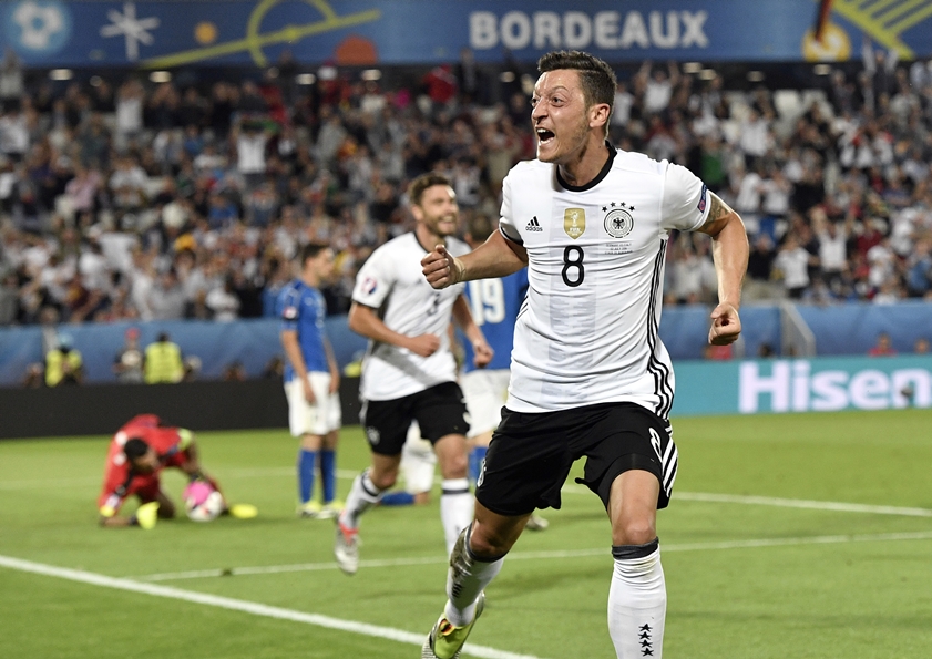 APTOPIX Soccer Euro 2016 Germany Italy