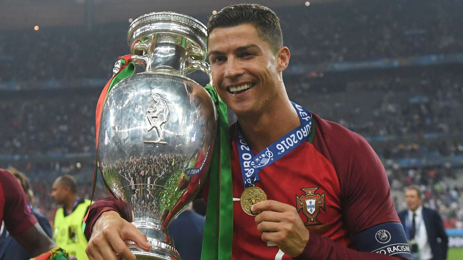 Ronaldo kendi klonuyla fotoğraf çektirdi