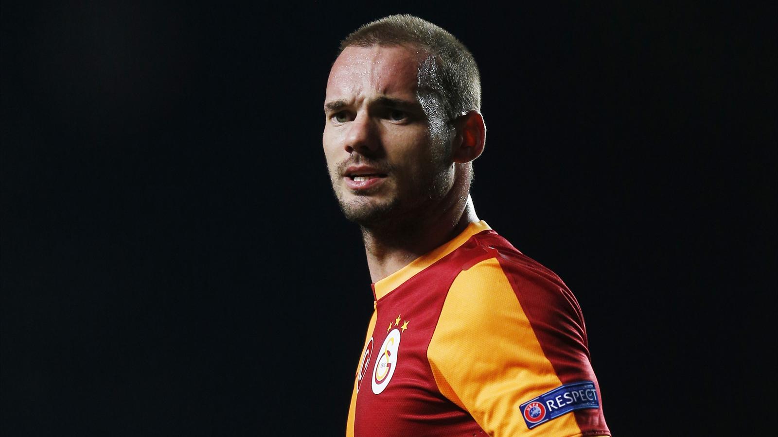 Sneijder, derbide bir gol daha atarsa tarihe geçecek