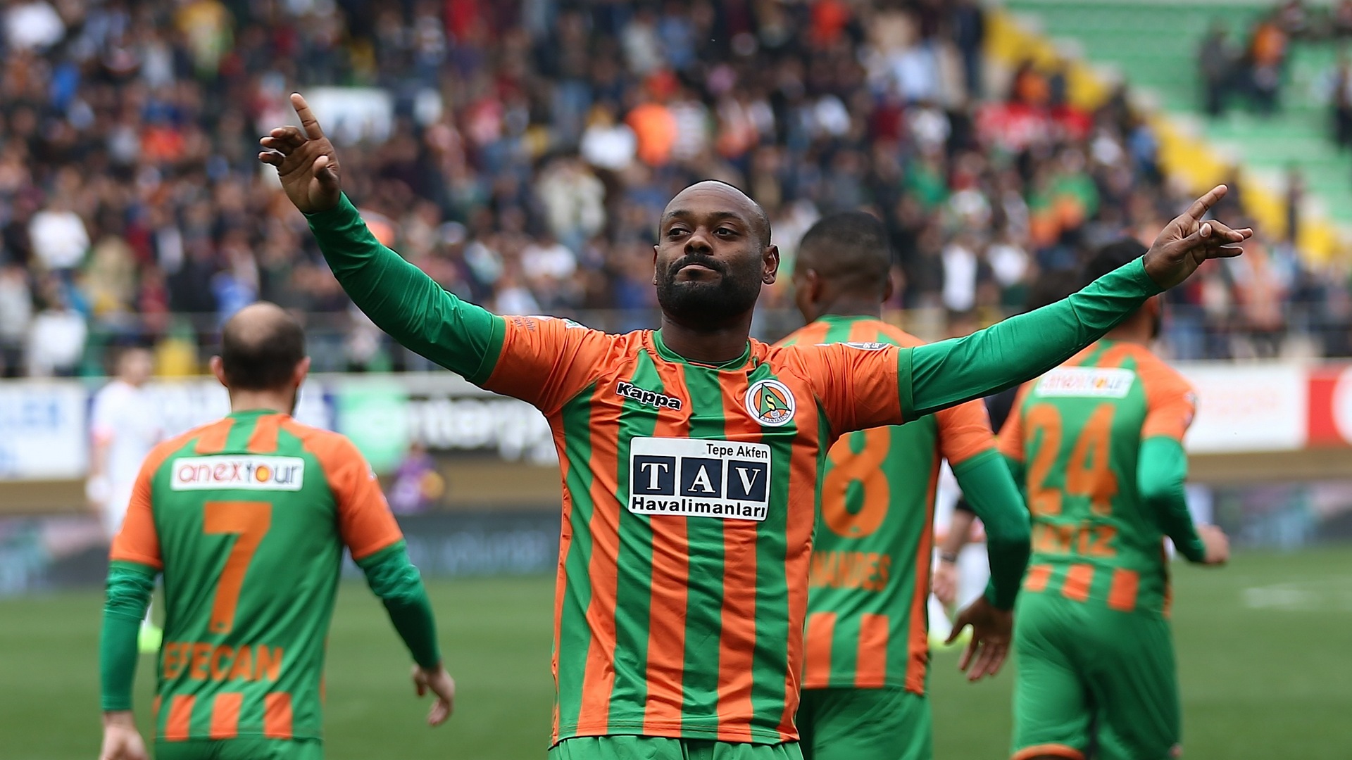 Duayı aldı, yıldızları geçti