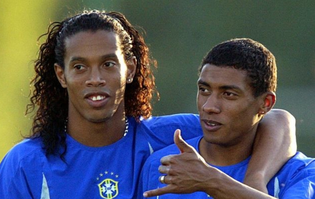 “Ronaldinho beni kandırıp Manchester’a gönderdi”